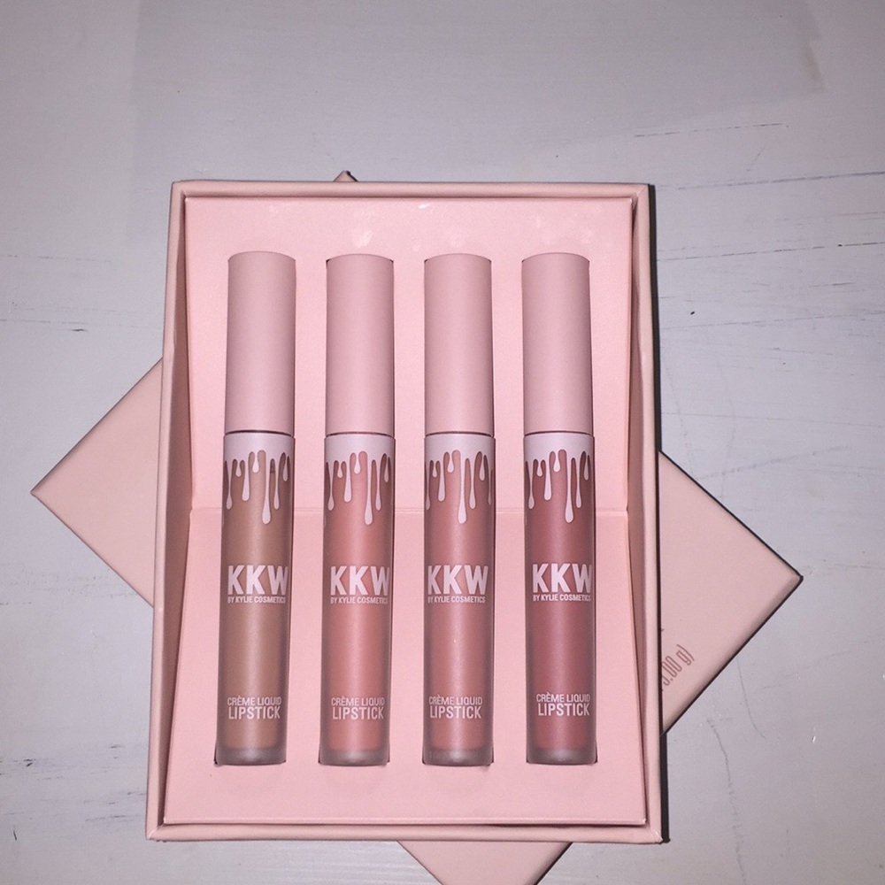 I am selling the FULL KKWxKYLIE lipsticks.